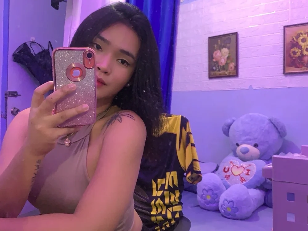 yourtranschinita18's Offline XXX Chat