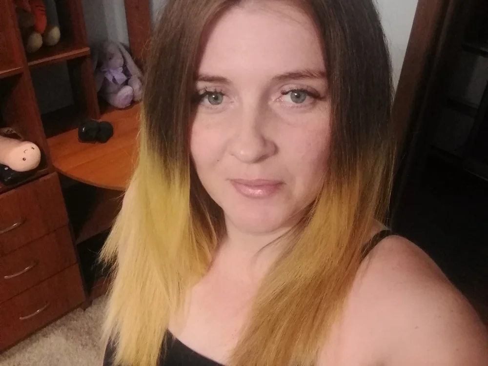 JeslyUmolbery's Offline Chat Room