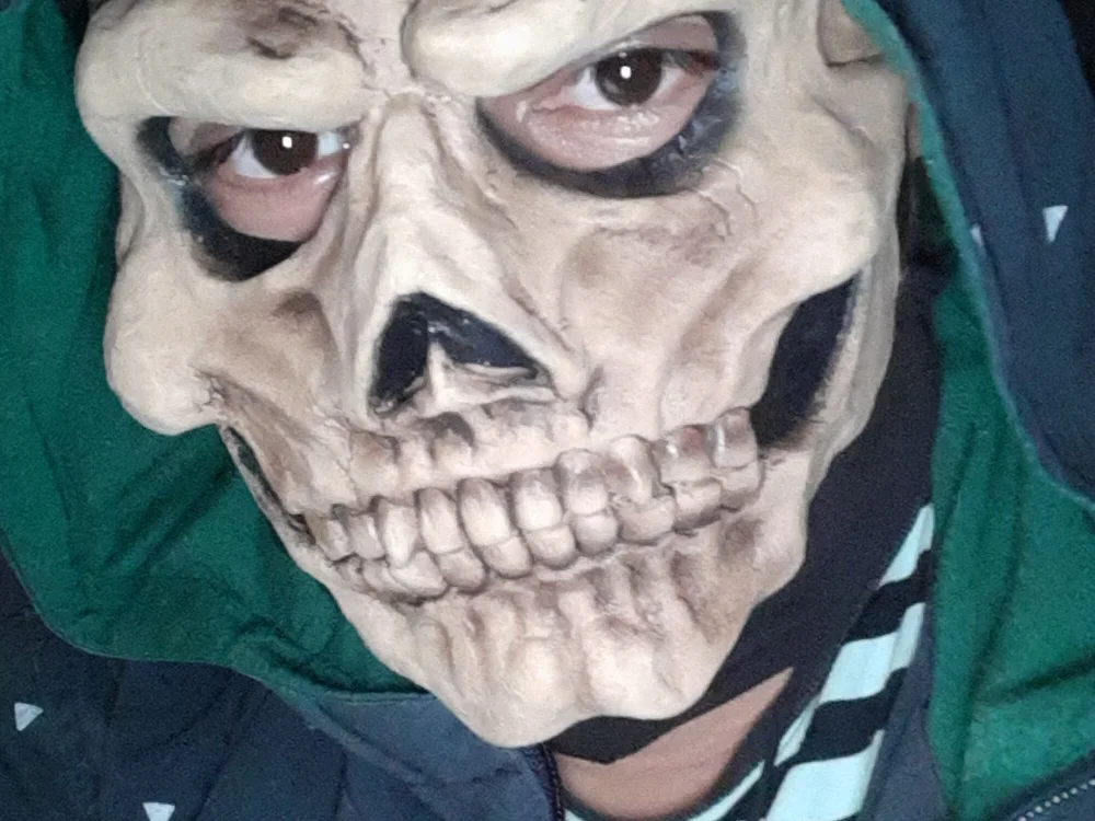 Offline chatovací místnost adonis_ssj2
