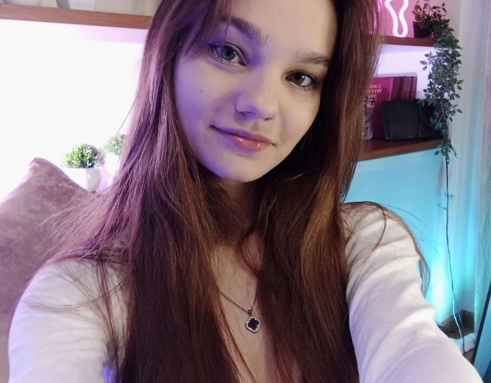 MiaWildrose offline chatrum