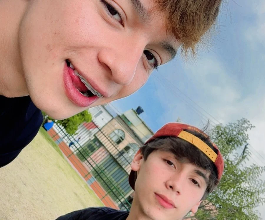 RawDuddes' Offline XXX Chat