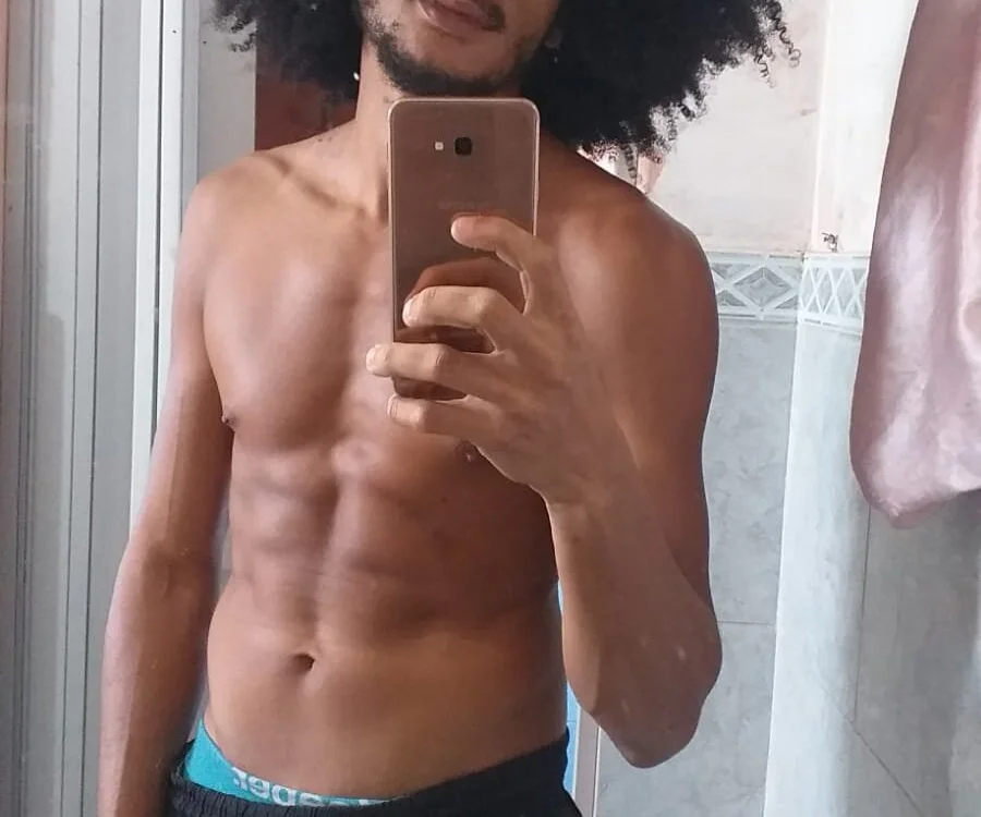 Chat XXX offline de SkinnyLatinMan