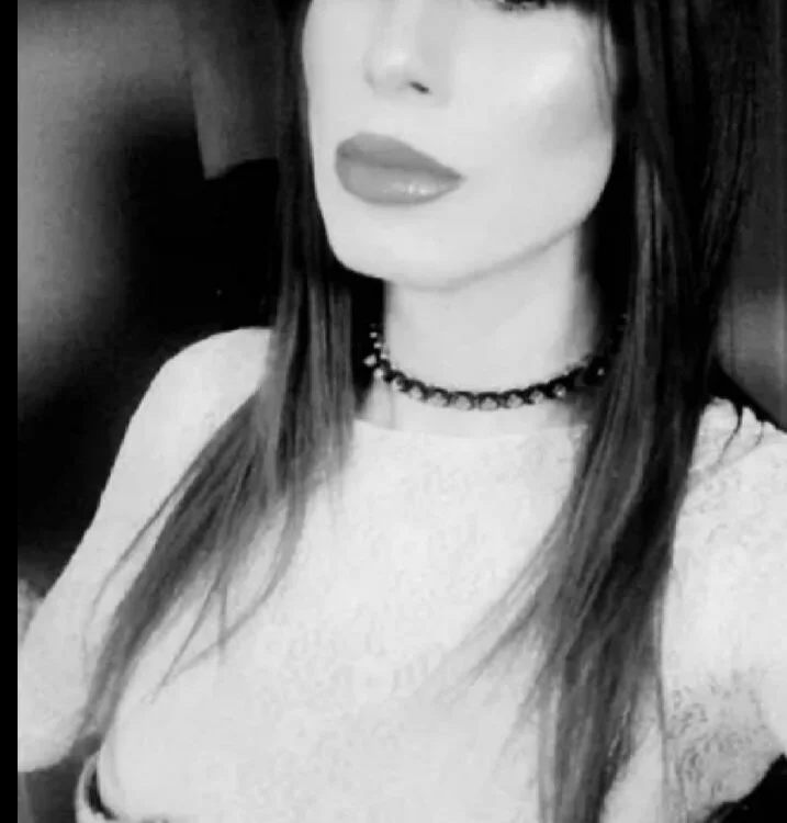 JulieMack's Offline XXX Chat