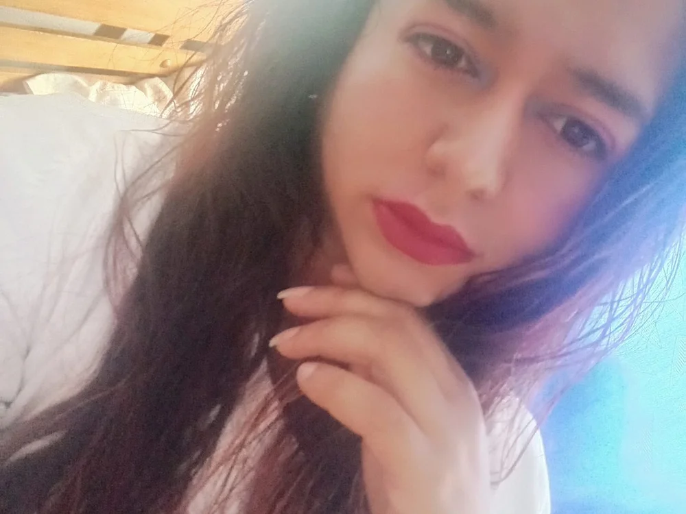 madeleine303av's Offline XXX Chat