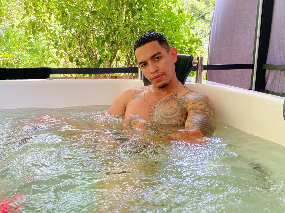 Damian09_ Chat XXX Ngoại tuyến