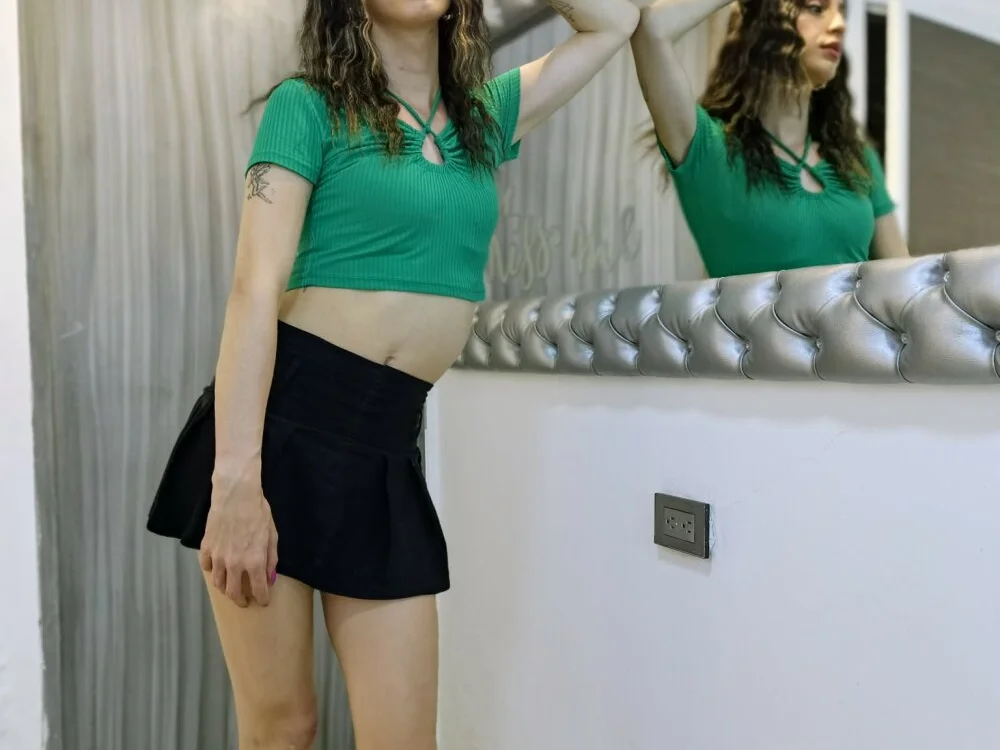 nicol_grey Chat XXX offline