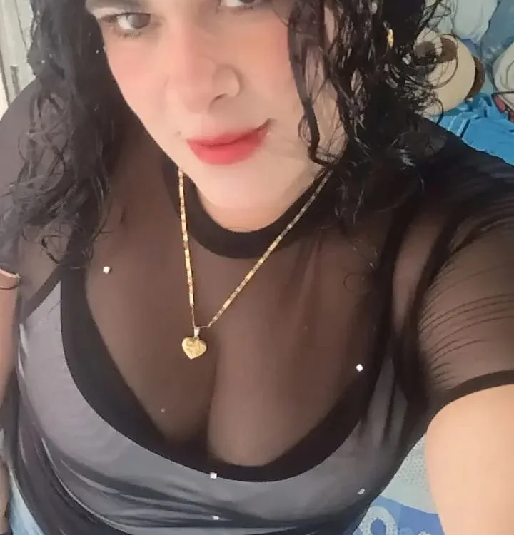 Michell_hot_cute's Offline Chat Room