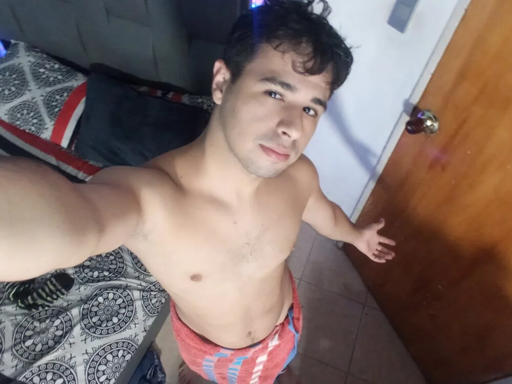 beautiful_james' Offline XXX Chat