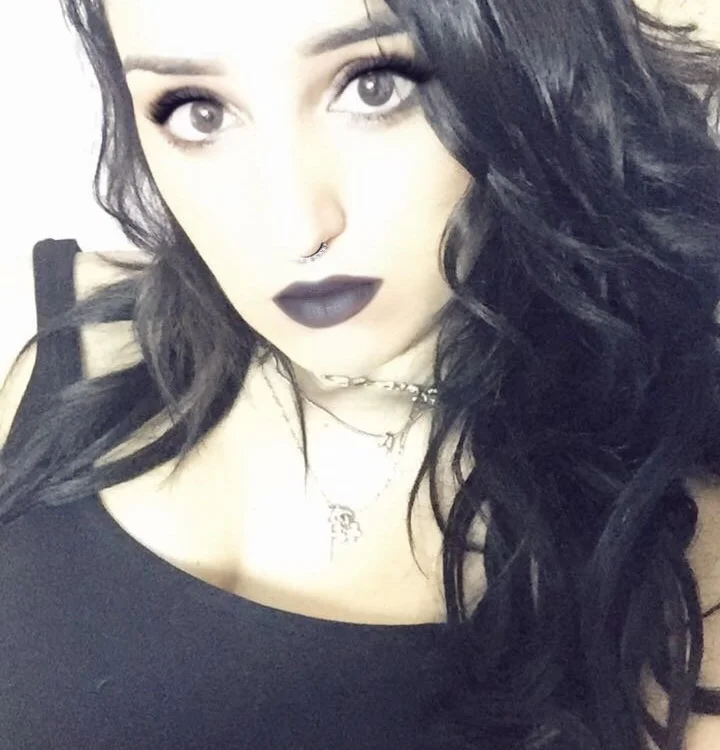 Jullya_May's Offline Chat Room