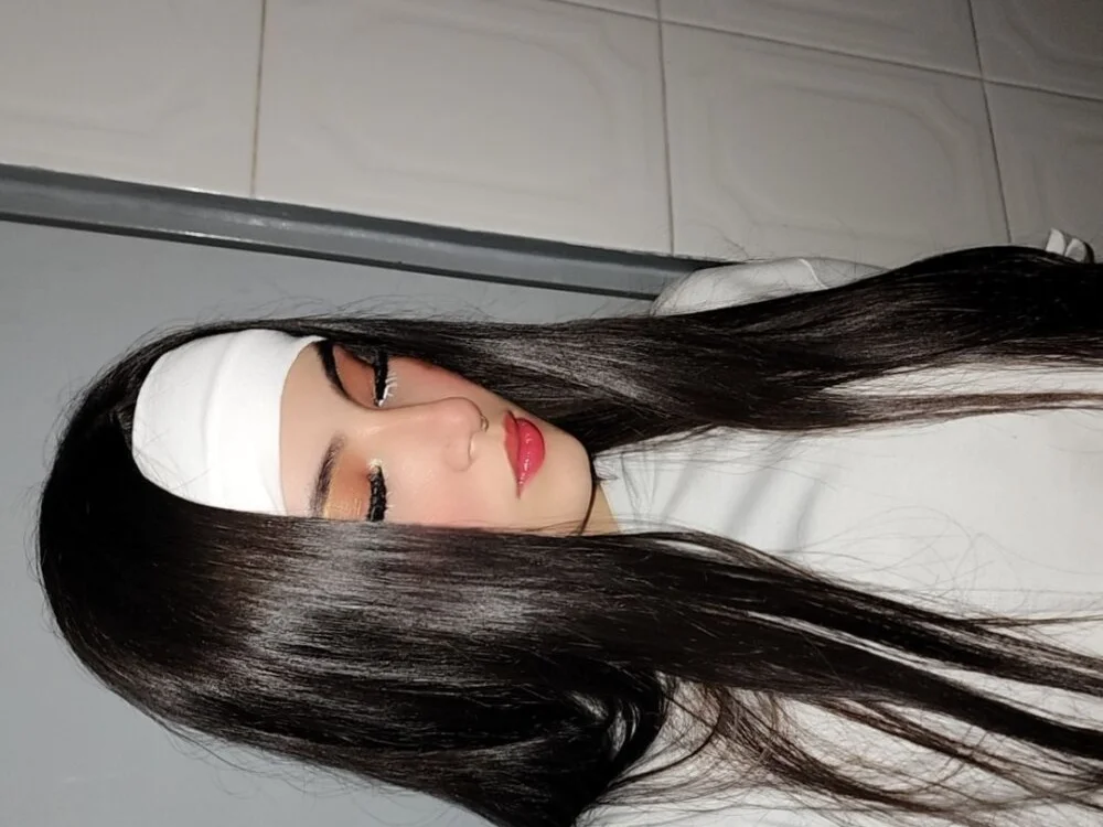 Celeste_Moretti's Offline XXX Chat