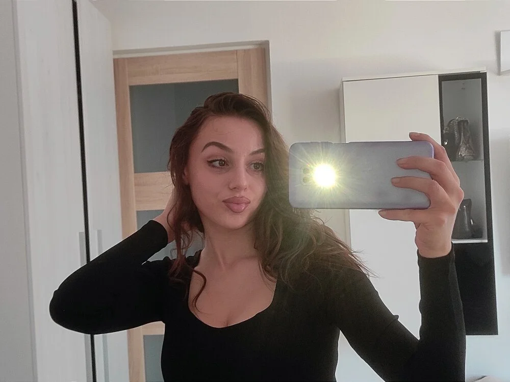 courtneyPerfect 離線 XXX 聊天