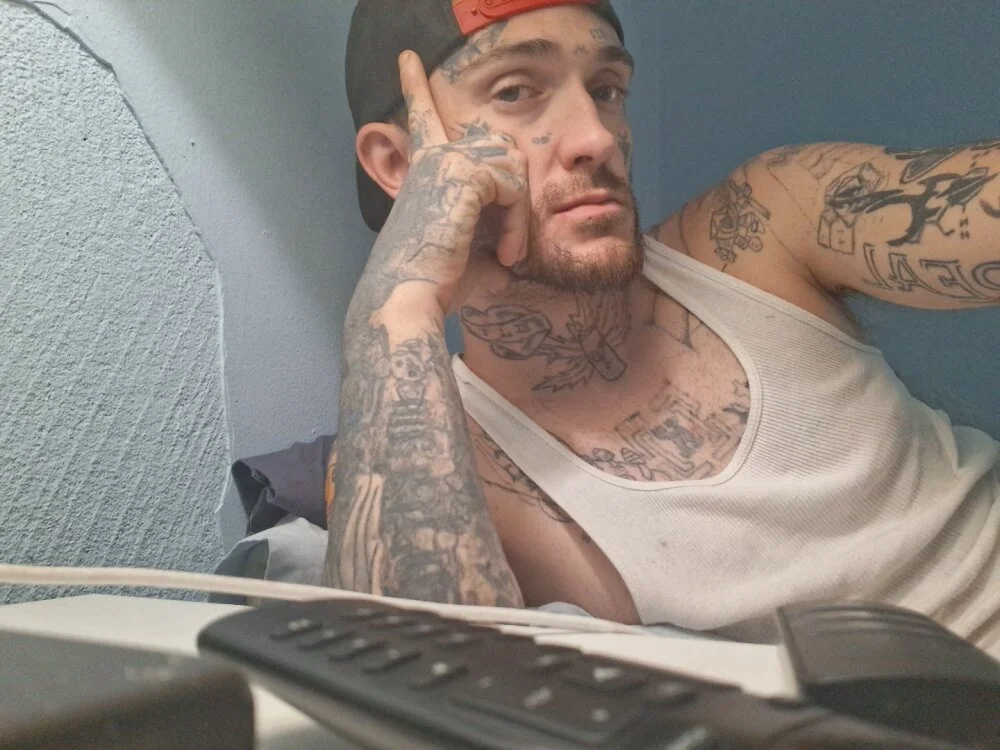 SWAGGDaddy93n Offline XXX chat