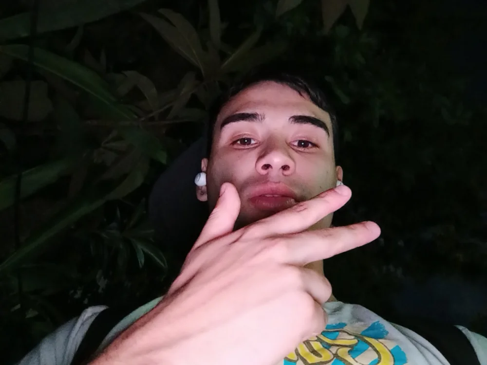 AlexObregon014 অফলাইন XXX চ্যাট