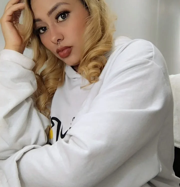 valery_mew's most recent online preview
