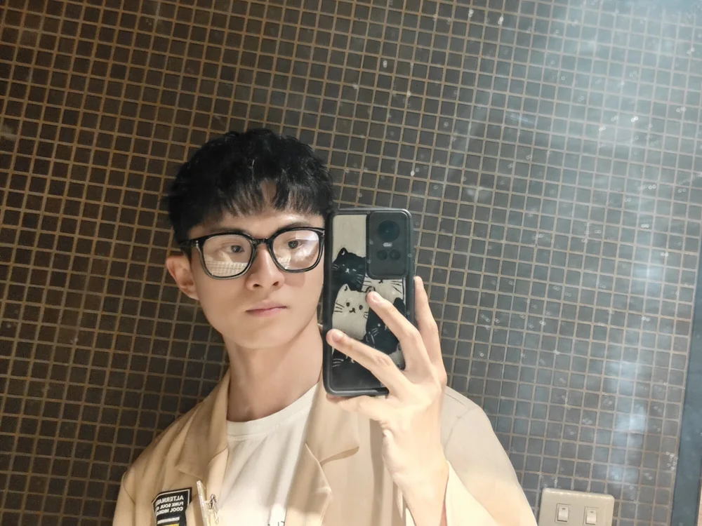 yolo_aboy offline chatrum