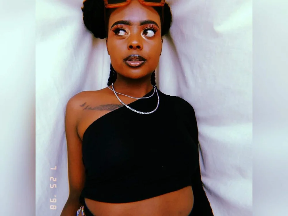 fineass_254's Offline Chat Room