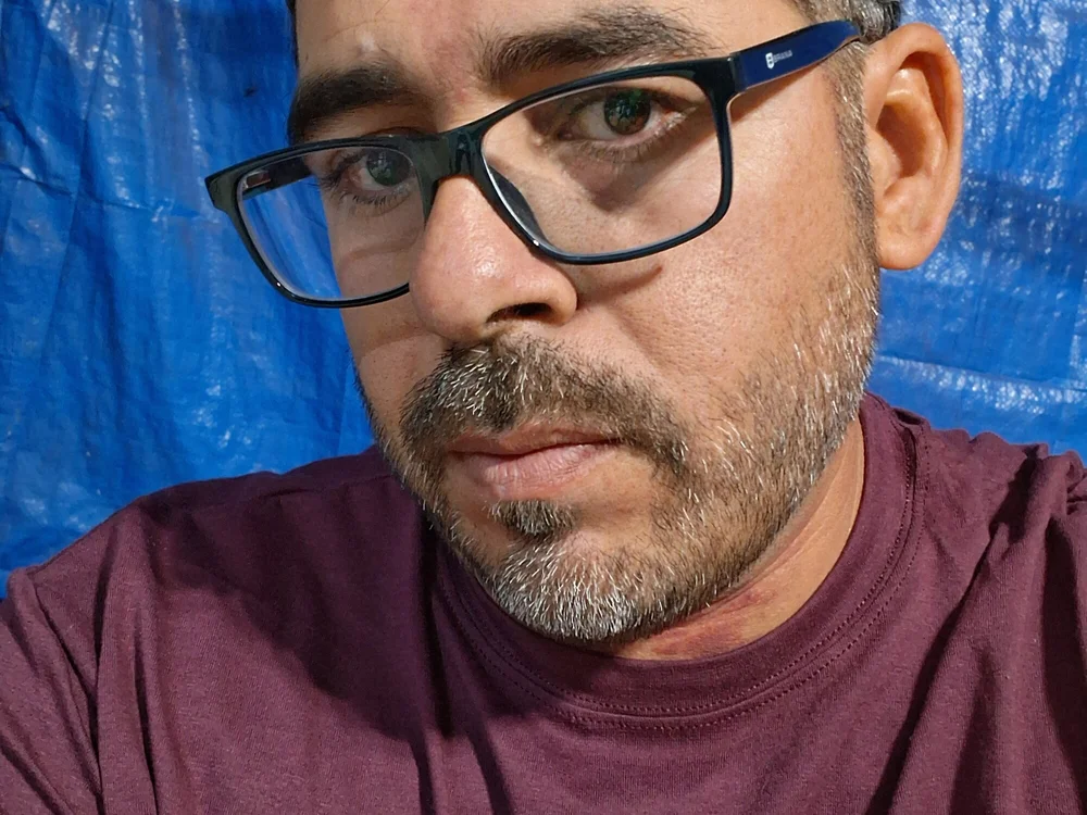 Yahir30: офлайн-секс-чат