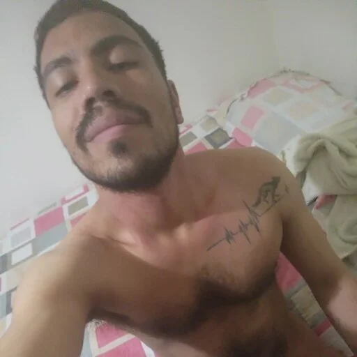 sebasrico96 Offline XXX Chat