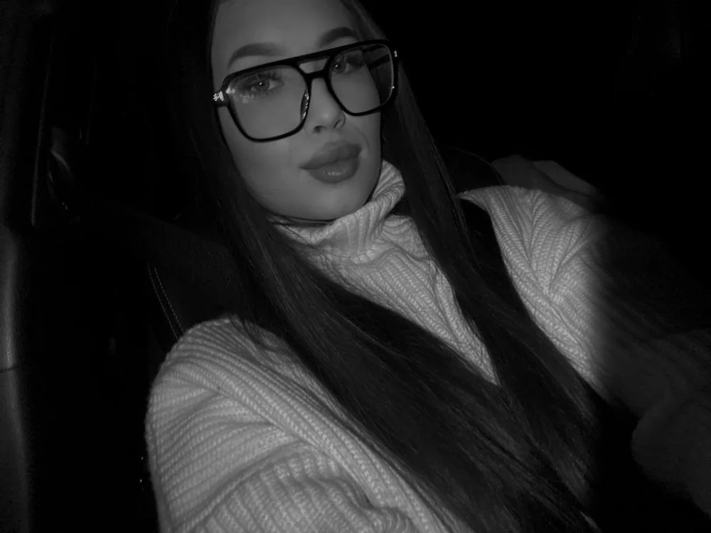 Hessy_Helena offline chatrum
