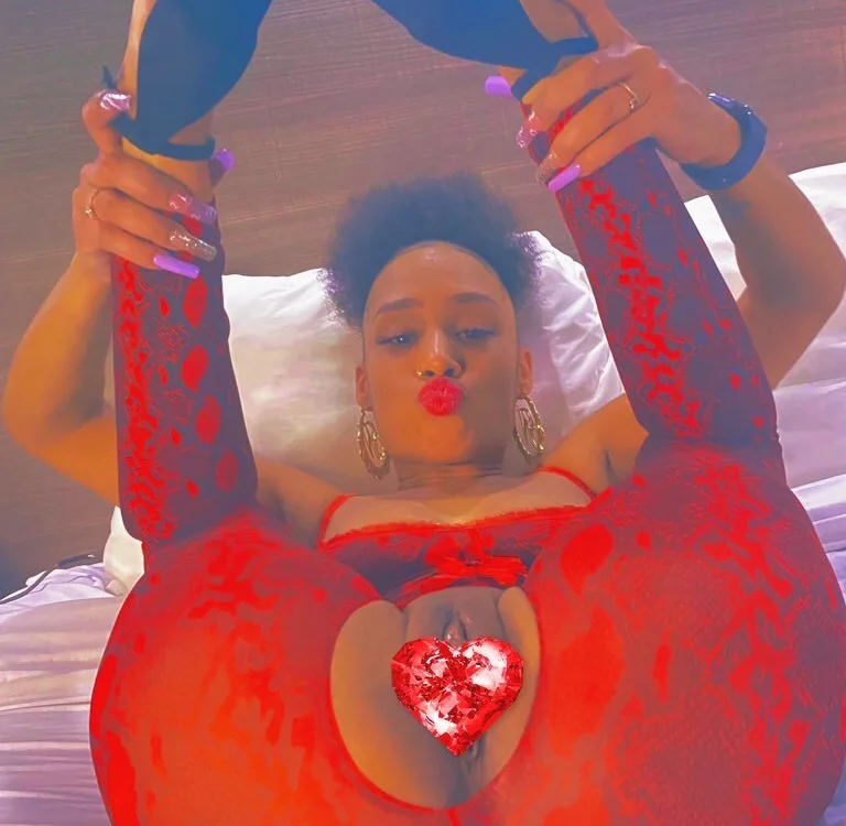 NinaLarue33's Offline XXX Chat