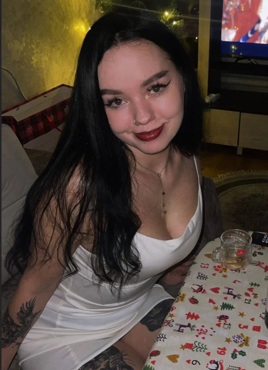 Sophiiie_'s Offline XXX Chat