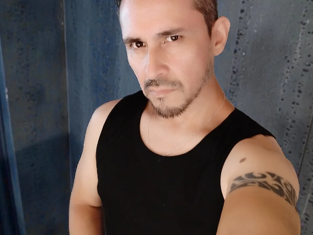 rigoneelctr Offline XXX-chat