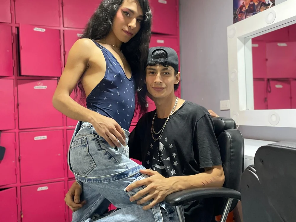 Tiff_and_Sean offline chatrum