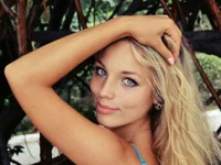 Модель Sara_Browney