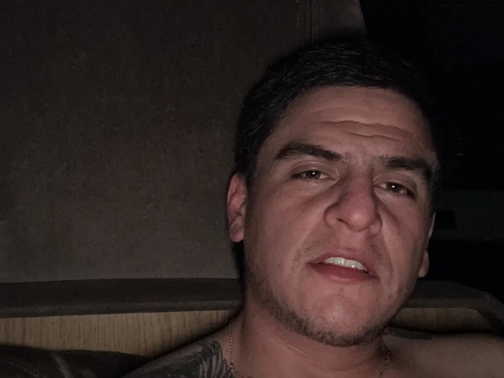 crisstr: συνομιλία ΧΧΧ εκτός σύνδεσης