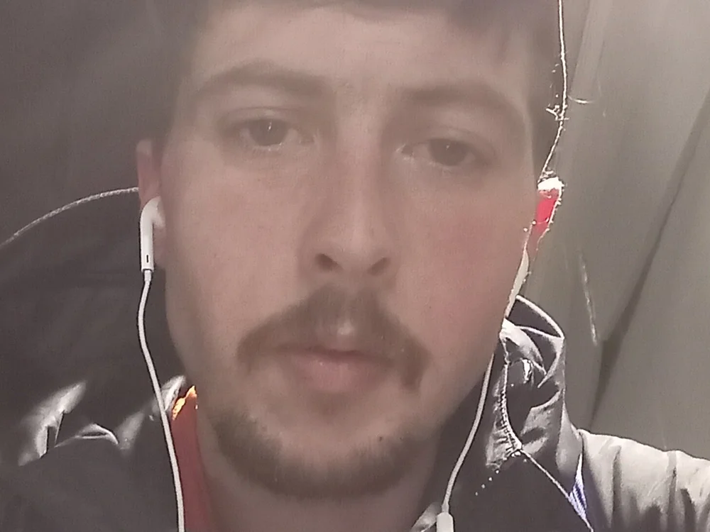 Cyclepro9555's Offline Chat Room