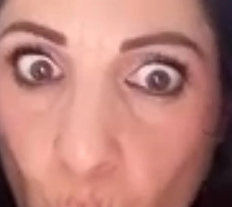 noidueanni82's Offline Chat Room