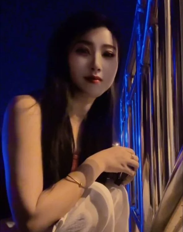 prettyhole999's Offline XXX Chat