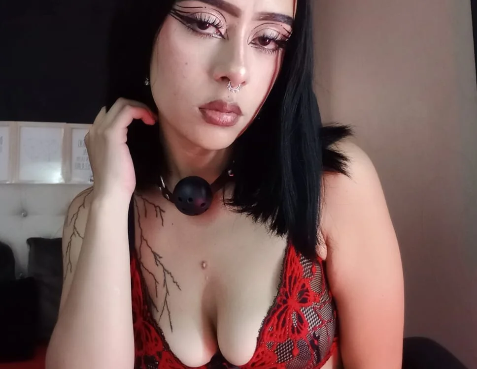 Queen_missty's Offline XXX Chat