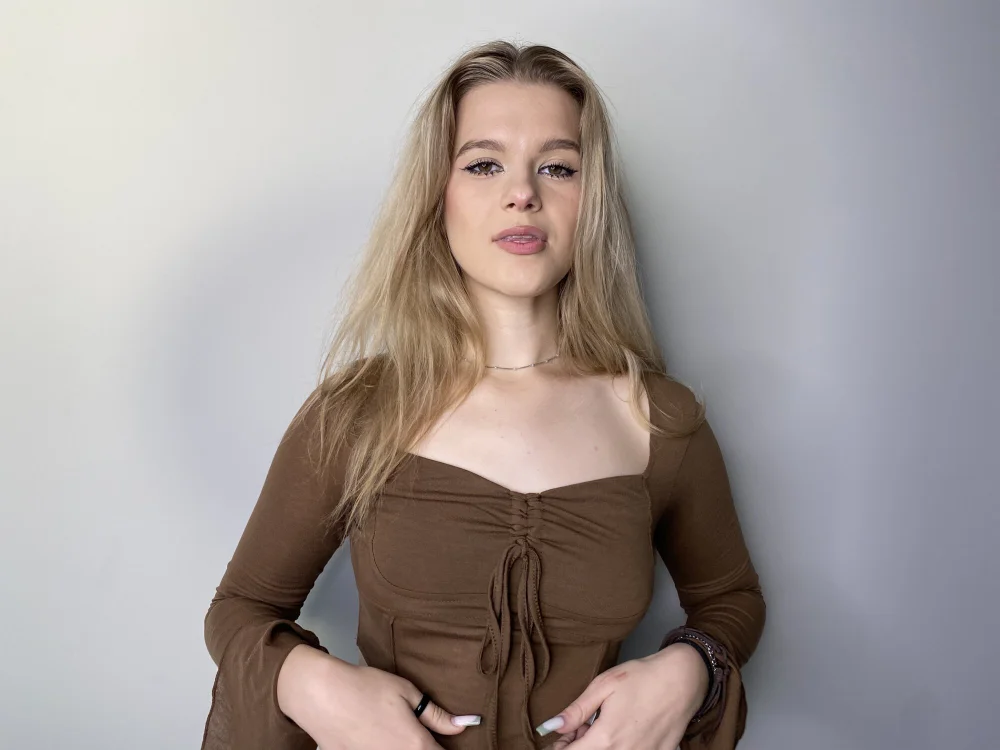 MaureenBand's Offline Chat Room