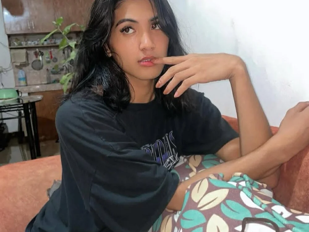 ursexykittykat_xx Offline XXX Chat