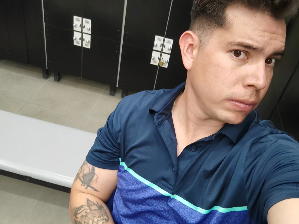 mickeypult's Offline Chat Room