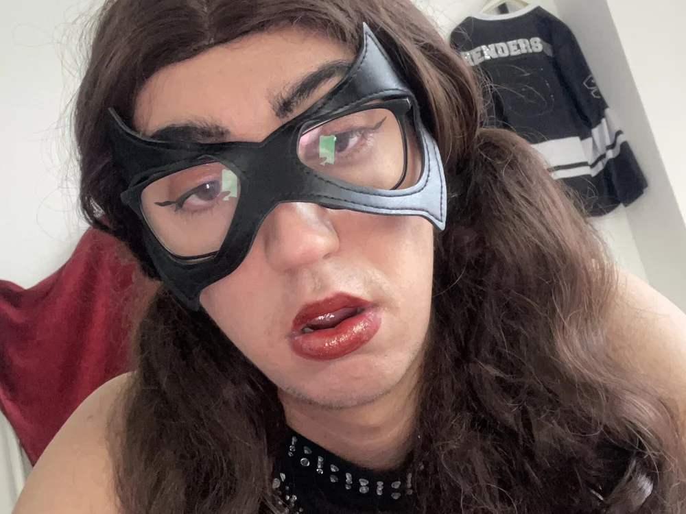 Sissyswitch25's Offline XXX Chat