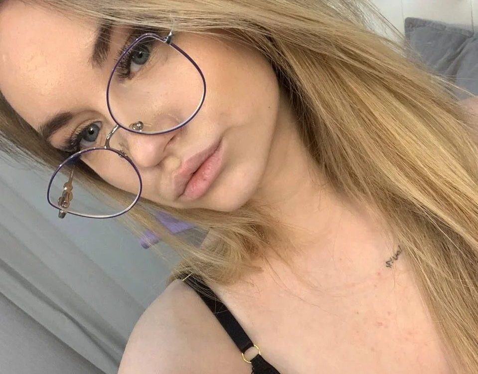 AmyLanee's Offline Chat Room