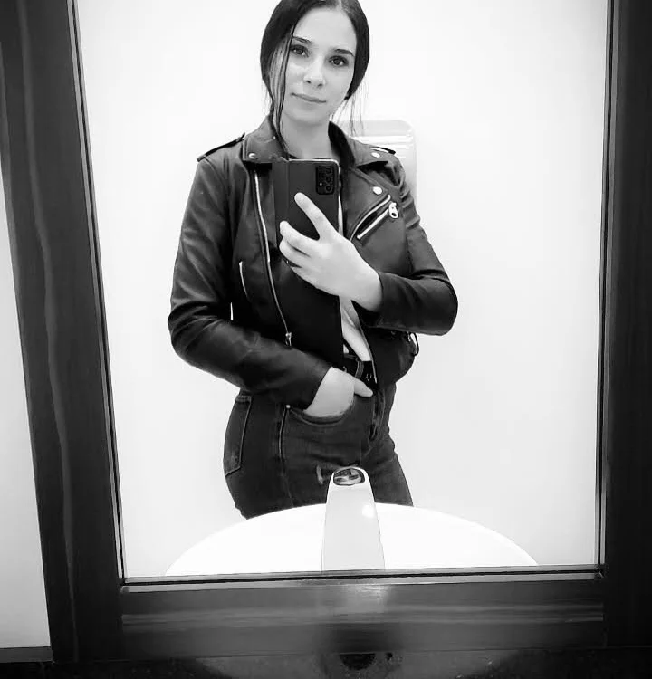 anamaria222001's Offline XXX Chat