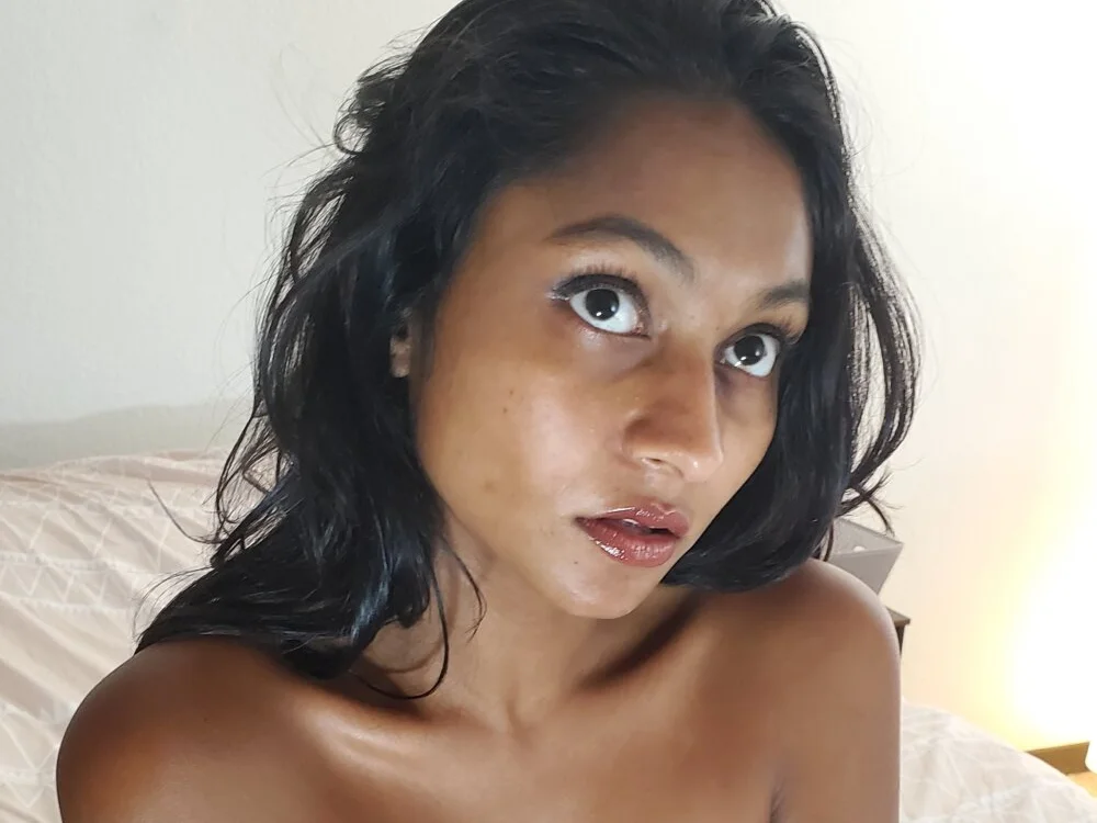 itsjustzara's Offline XXX Chat