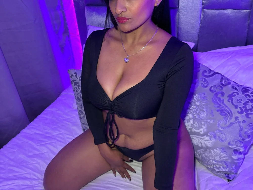 MaishaHadi's Offline Chat Room