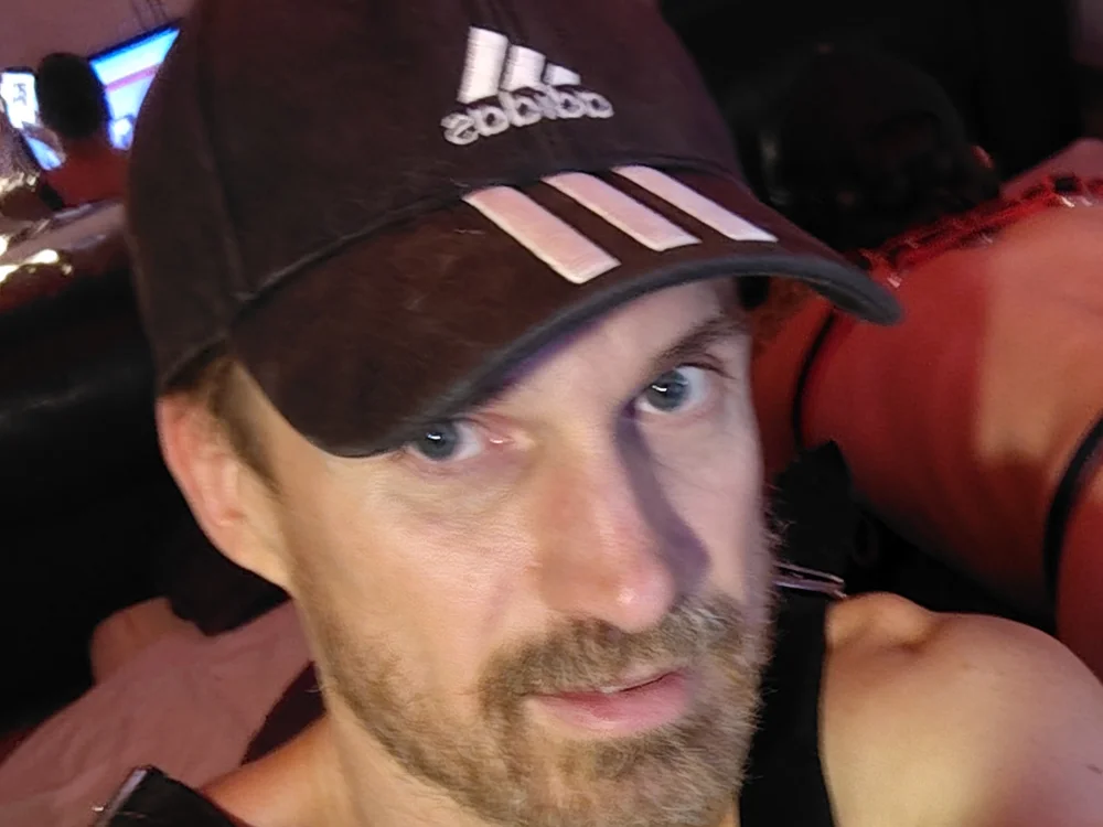 Mickredge 오프라인 XXX 채팅