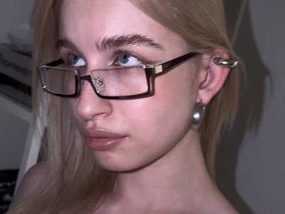 MonaBurn - Girl 