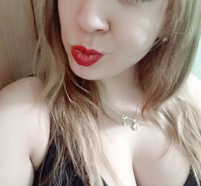 Amelia_Forster's Offline Chat Room