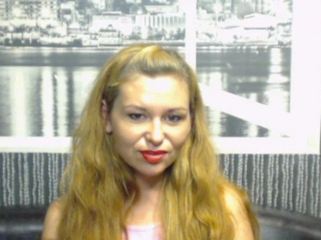 Laurene30's Offline XXX Chat