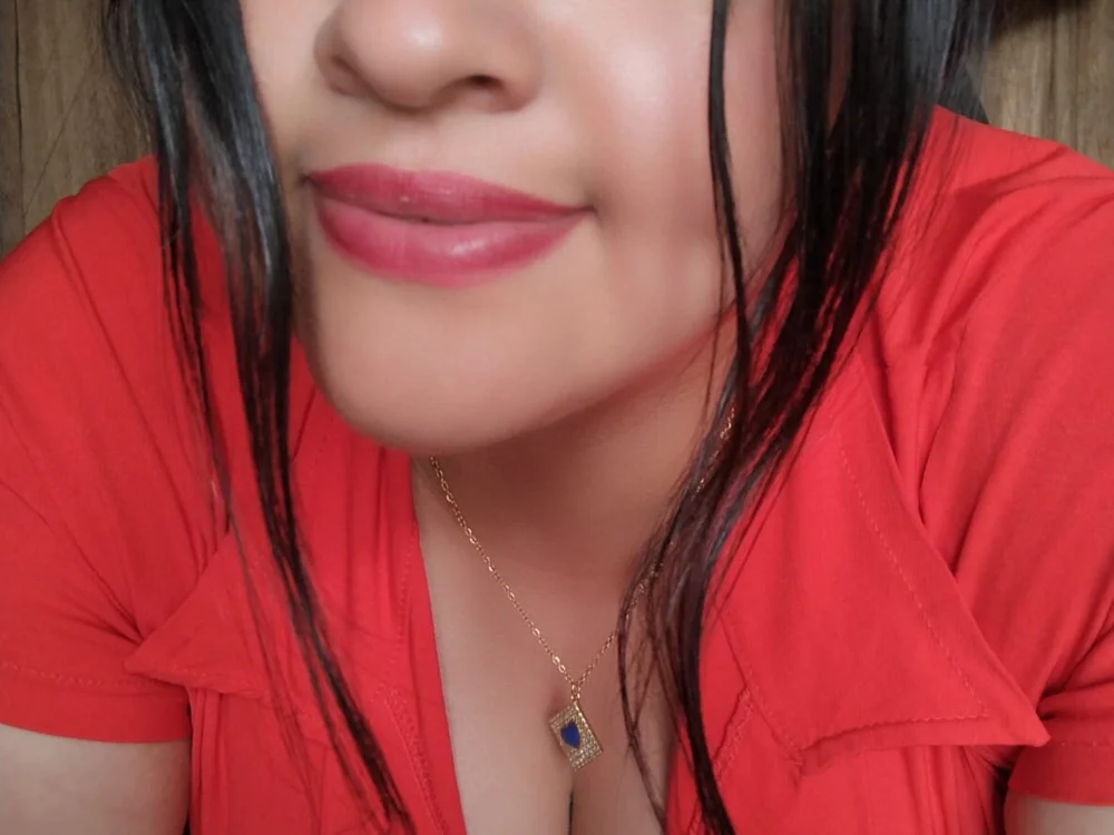 luna_bella12's Offline XXX Chat