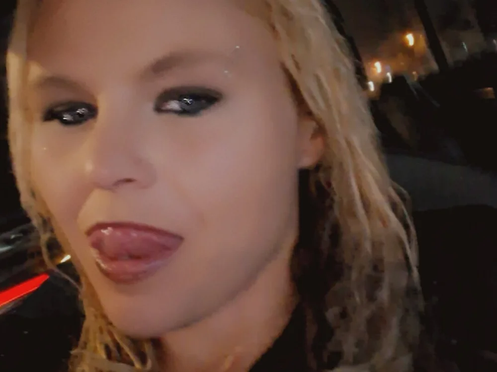 sassynclassy92's Offline XXX Chat