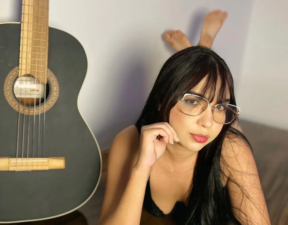 AliceSmity_ Adlı Modelin Çevrimdışı XXX Sohbeti