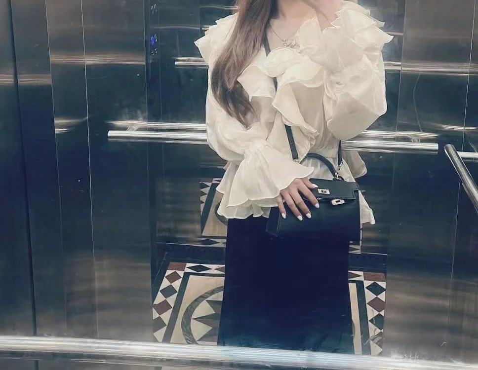 Lyly22x Obrolan XXX Offline