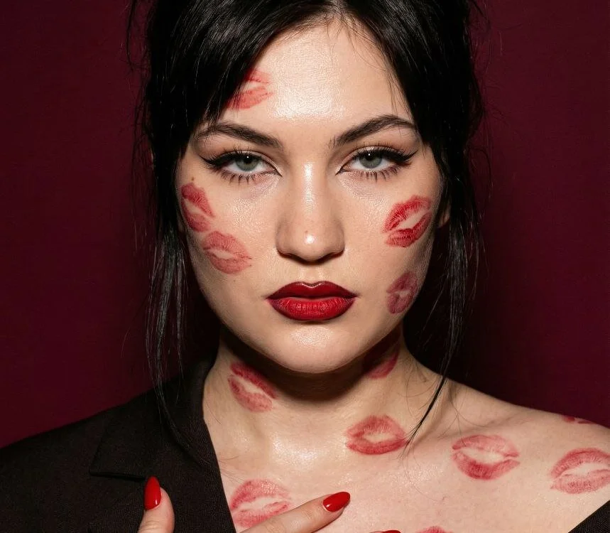 Jessicakiss_ Adlı Modelin Çevrimdışı XXX Sohbeti